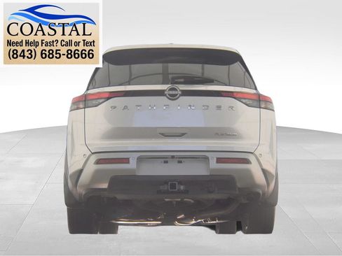 Used 2025 Nissan Pathfinder Platinum w/ Cargo Package FWD image 10