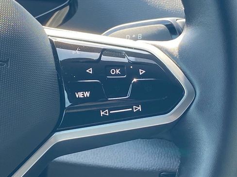 Used 2025 Volkswagen ID.4 Pro image 9