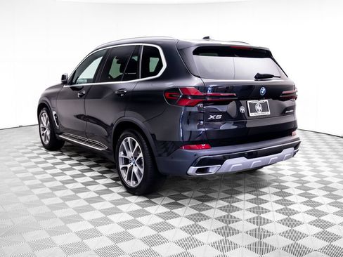 Used 2024 BMW X5 xDrive50e AWD/4WD image 4