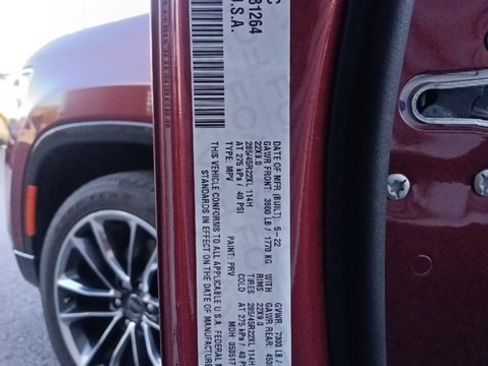 Used 2022 Jeep Wagoneer Series III w/ Premium Group I image 36