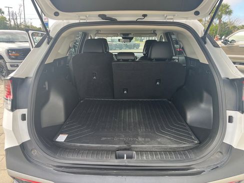 Used 2024 Kia Sportage EX image 13