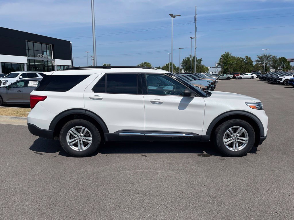 Used 2020 Ford Explorer XLT w/ Equipment Group 202A AWD/4WD image 8