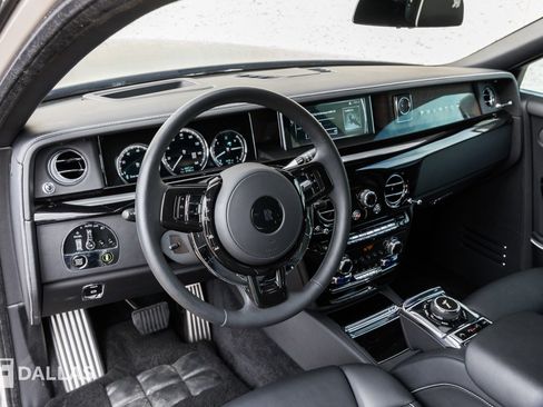 Used 2023 Rolls-Royce Phantom Sedan w/ The Phantom Package image 28