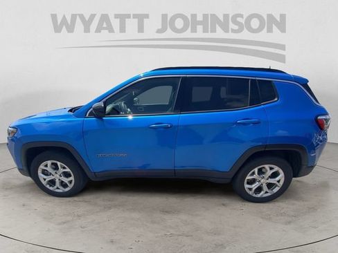 Used 2024 Jeep Compass Latitude AWD/4WD image 4