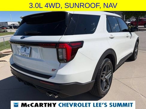 Used 2025 Ford Explorer ST w/ Sun And Sound Package AWD/4WD image 16