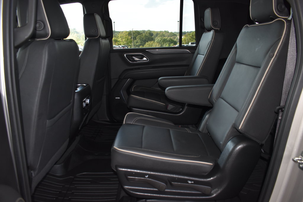 Used 2023 GMC Yukon XL SLT w/ SLT Premium Package RWD image 15