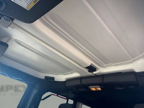 Used 2018 Jeep Wrangler Unlimited Sport AWD/4WD image 12