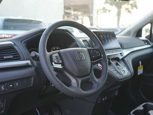 Used 2026 Honda Odyssey EX-L image 2