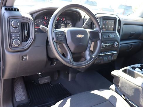 Used 2024 Chevrolet Silverado 2500 Custom w/ Custom Value Package image 6