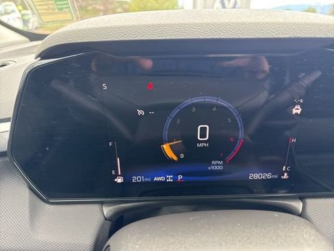 Used 2024 Chevrolet TrailBlazer LT w/ LT Cold Weather Package AWD/4WD image 25