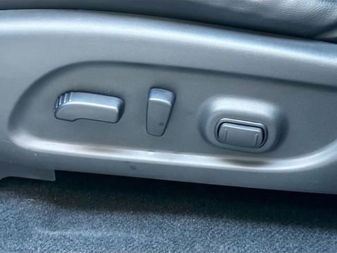 Used 2020 Nissan Pathfinder Platinum image 27