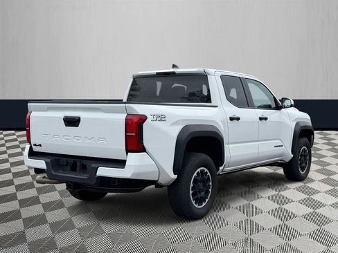 Used 2024 Toyota Tacoma TRD Off-Road AWD/4WD image 5