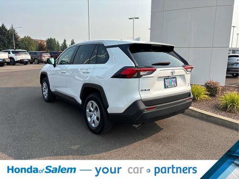 Used 2024 Toyota RAV4 LE AWD/4WD image 4