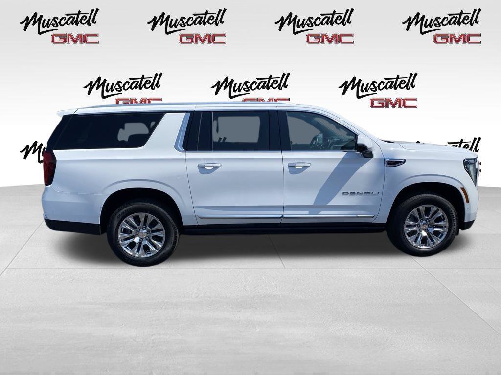 Used 2026 GMC Yukon XL Denali w/ Sun & Power Step Package AWD/4WD image 8