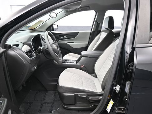 Used 2023 Chevrolet Equinox LS FWD image 11