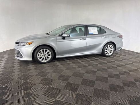 Used 2024 Toyota Camry LE image 4