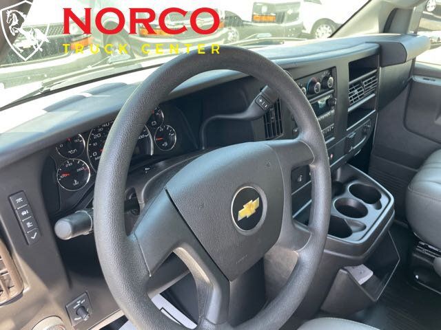 Used 2018 Chevrolet Express 2500 RWD image 14
