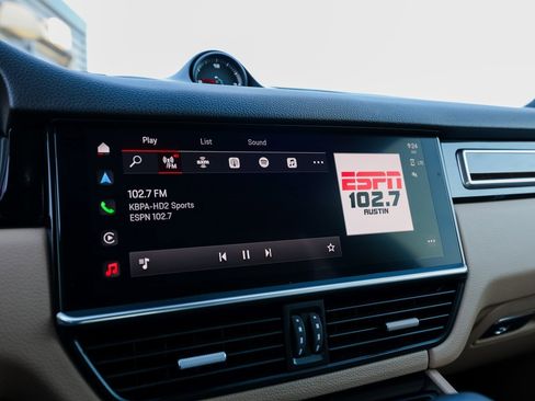 Certified 2023 Porsche Cayenne image 18