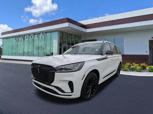 Used 2025 Lincoln Aviator Reserve w/ Equipment Group 201A image 5