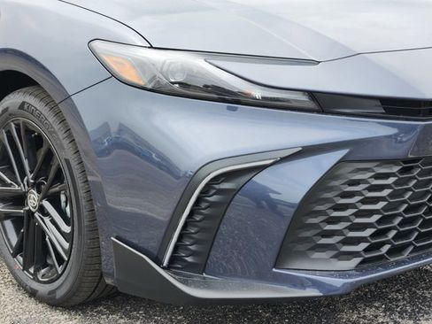 New 2026 Toyota Camry SE FWD image 7