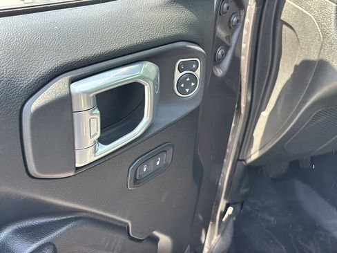 Used 2022 Jeep Wrangler Unlimited Sport AWD/4WD image 14