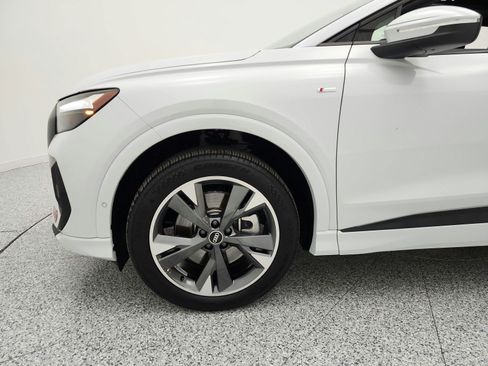 Used 2023 Audi Q4 e-tron Premium Plus w/ Premium Plus AWD/4WD image 18