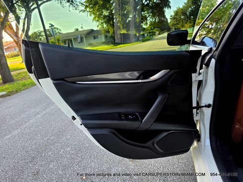Used 2016 Maserati Ghibli RWD image 41