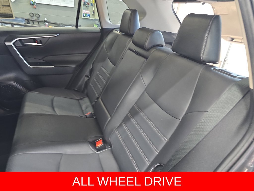 Used 2022 Toyota RAV4 XLE Premium AWD/4WD image 14