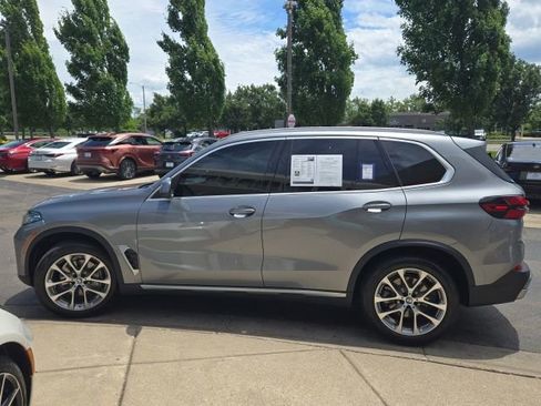 Used 2024 BMW X5 xDrive40i w/ Premium Package AWD/4WD image 4