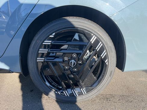 New 2026 Nissan Sentra SR w/ SR Premium Package FWD image 15