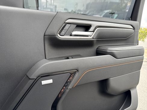 Used 2025 GMC Sierra 2500 AT4 w/ AT4 Premium Plus Package image 38