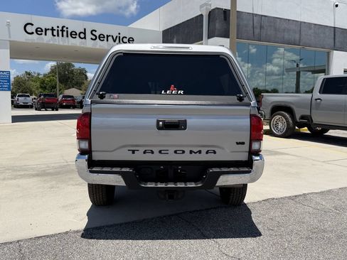 Used 2019 Toyota Tacoma SR5 RWD image 6