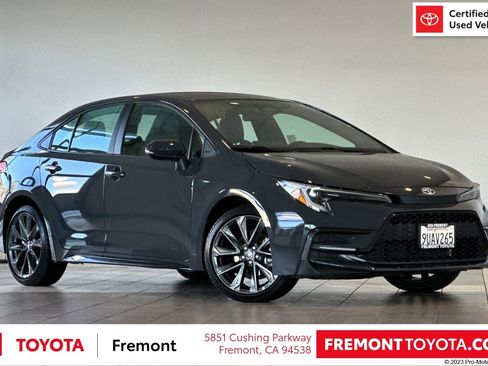 Certified 2025 Toyota Corolla SE w/ Convenience Package image 1