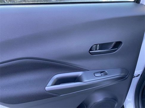 Used 2024 Nissan Kicks S image 11