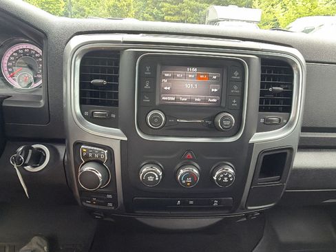 Used 2024 RAM 1500 Warlock AWD/4WD image 32
