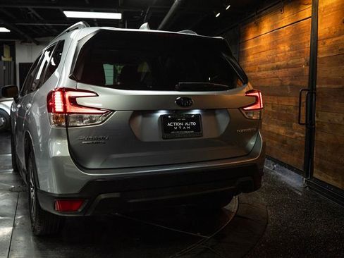 Used 2021 Subaru Forester Premium image 6