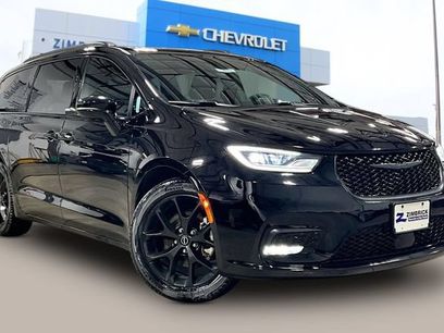 Used 2025 Chrysler Pacifica Limited
