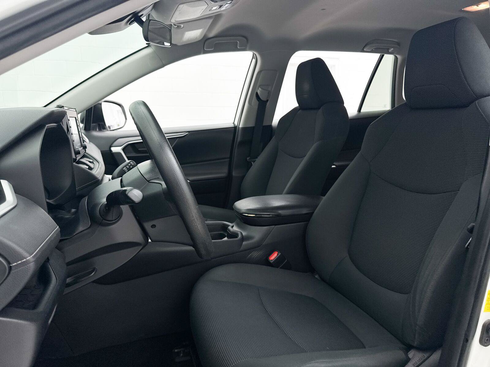 Used 2021 Toyota RAV4 LE w/ Carpet Mat Package (TMS) FWD image 19