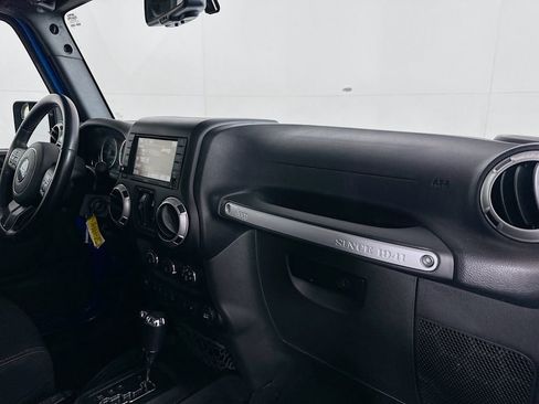 Used 2016 Jeep Wrangler Unlimited Rubicon w/ Connectivity Group image 26