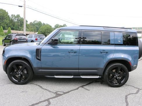 Used 2020 Land Rover Defender 110 SE AWD/4WD image 2