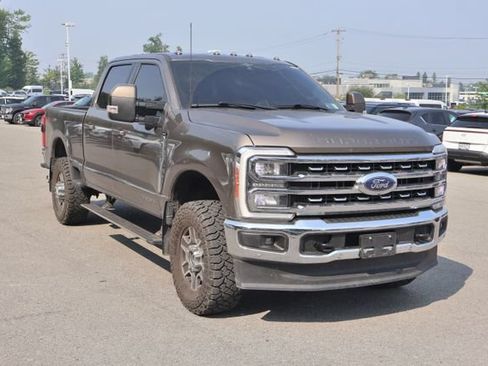 Used 2023 Ford F350 Lariat w/ Lariat Ultimate Package AWD/4WD image 10