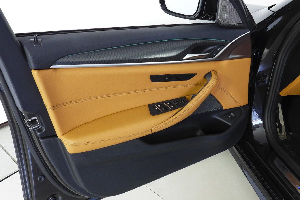 Used 2023 BMW 540i w/ M Sport Package RWD image 11