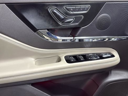 Used 2024 Lincoln Corsair Reserve w/ Equipment Group 201A image 12