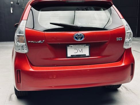 Used 2012 Toyota Prius V Five FWD image 16