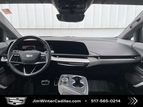 Certified 2025 Cadillac Optiq Sport 2 w/ LPO, Floor Liner Package AWD/4WD image 18