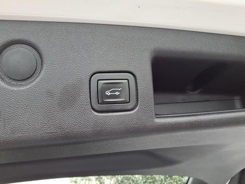 Used 2019 Chevrolet Equinox LT AWD/4WD image 25