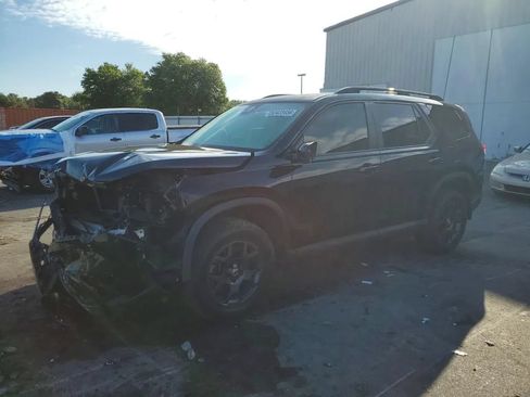 Used 2024 Honda Pilot TrailSport image 2