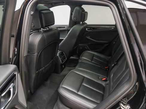 Certified 2022 Porsche Macan S AWD/4WD image 23