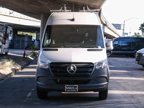 Used 2023 Mercedes-Benz Sprinter 2500 image 2
