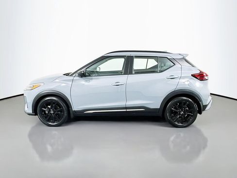 Used 2022 Nissan Kicks SR w/ Premium Package FWD image 8